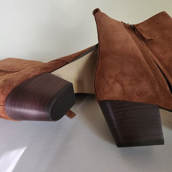 Banana Republic Suede Chelsea Bootie 8.5 in Spaniel Brown - Picture 5 of 8